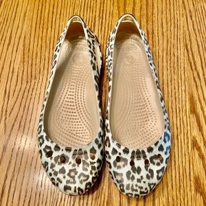Crocs Women’s Kadee Leopard Printed Flat